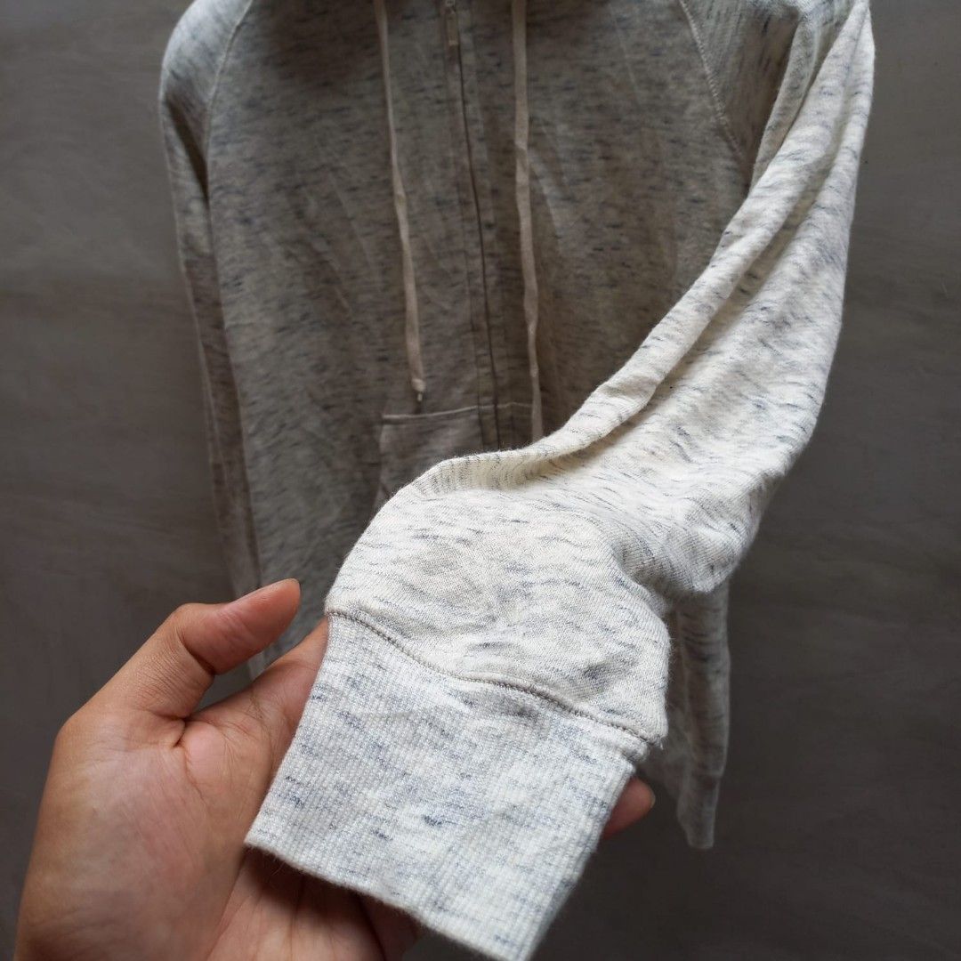 Bahan new arrivals hoodie uniqlo