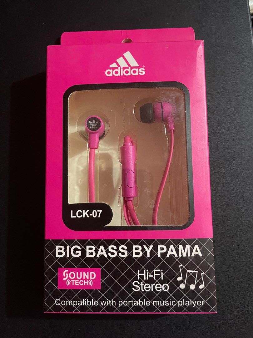 In-ear earphones (Category: Headphones & Headsets) located in Cavite. Submitted by nnyyxx.m (Listing ID 1278742501, Image 1). Description: .