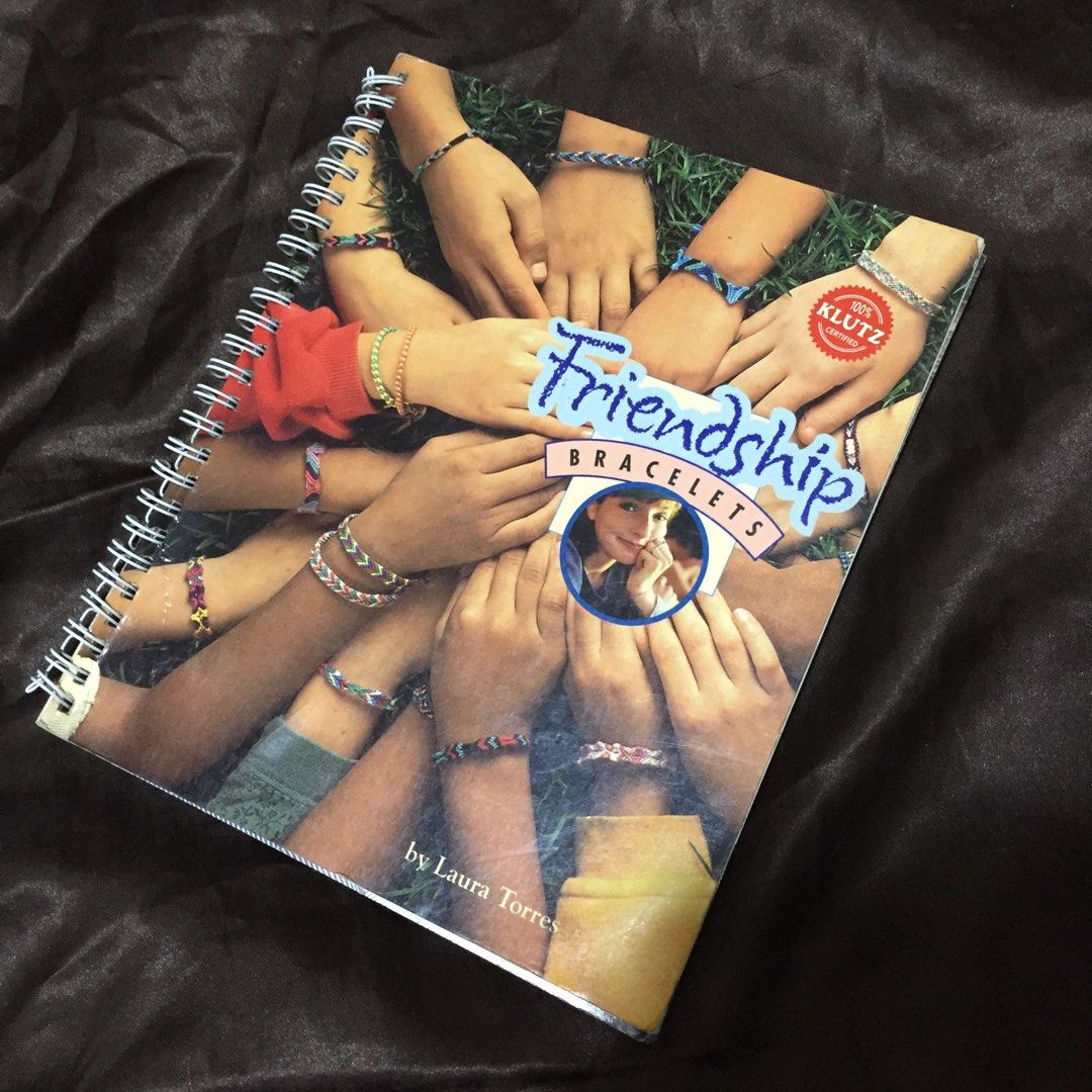 Product: KLUTZ: WICKED COOL FRIENDSHIP BRACELETS SINGLE - Book - School  Essentials
