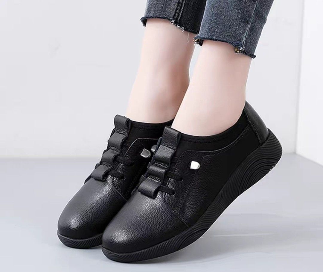 Ladies black leather shoes