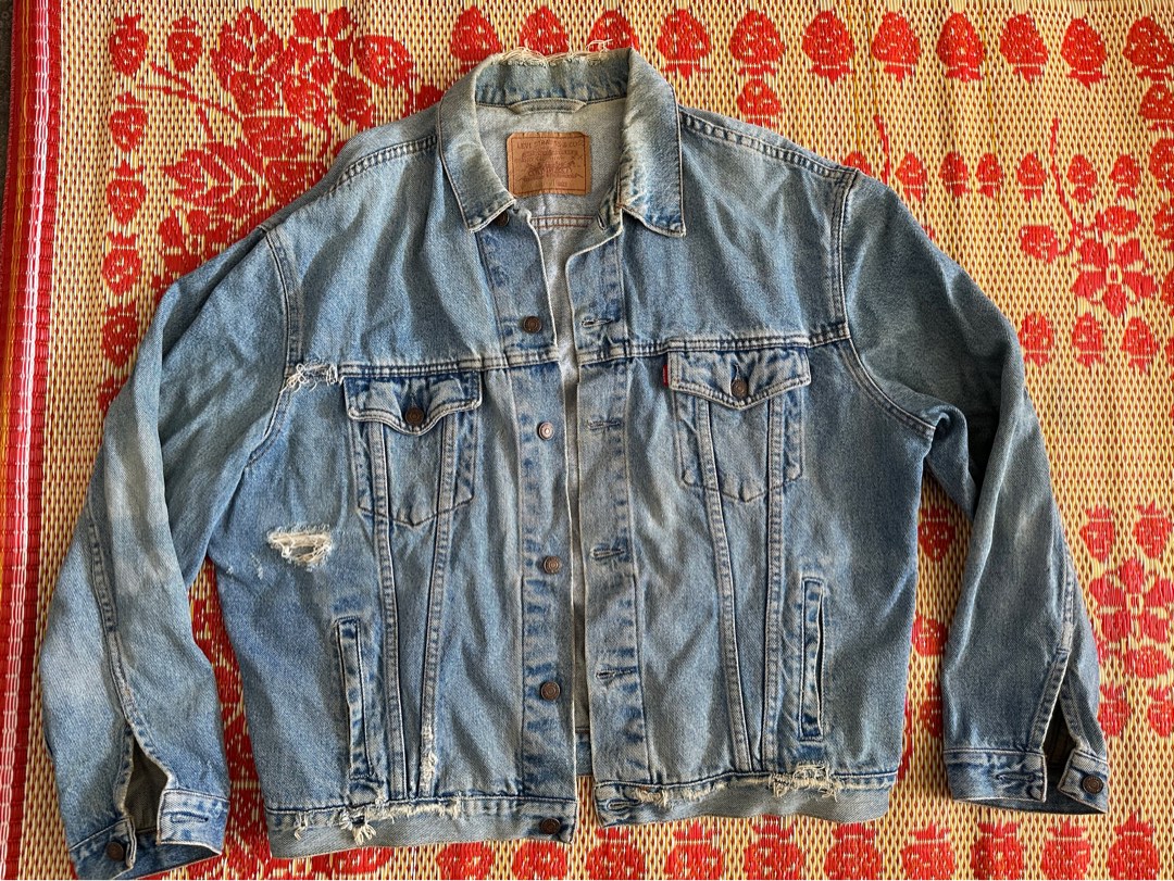 Levi's distressed hotsell denim jacket
