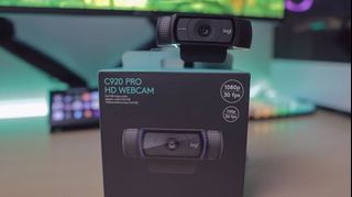 LOGITECH C920 (R) HD PRO WEBCAM FULL HD Video Calling with Stereo Sound