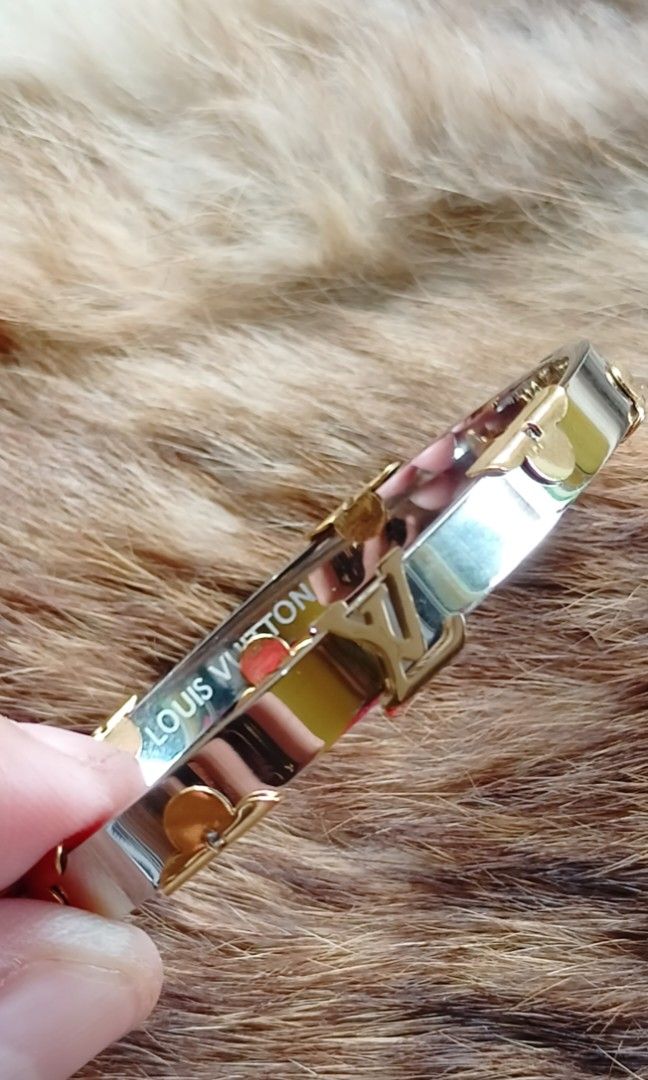 Lv bangle from japan (Category: Luxury Accessories) located in Quezon City. Submitted by liambags (Listing ID 1278738267, Image 1). Description: Lv bangle from japan no flaws size 17 with stamp with gift box kindly pm me.