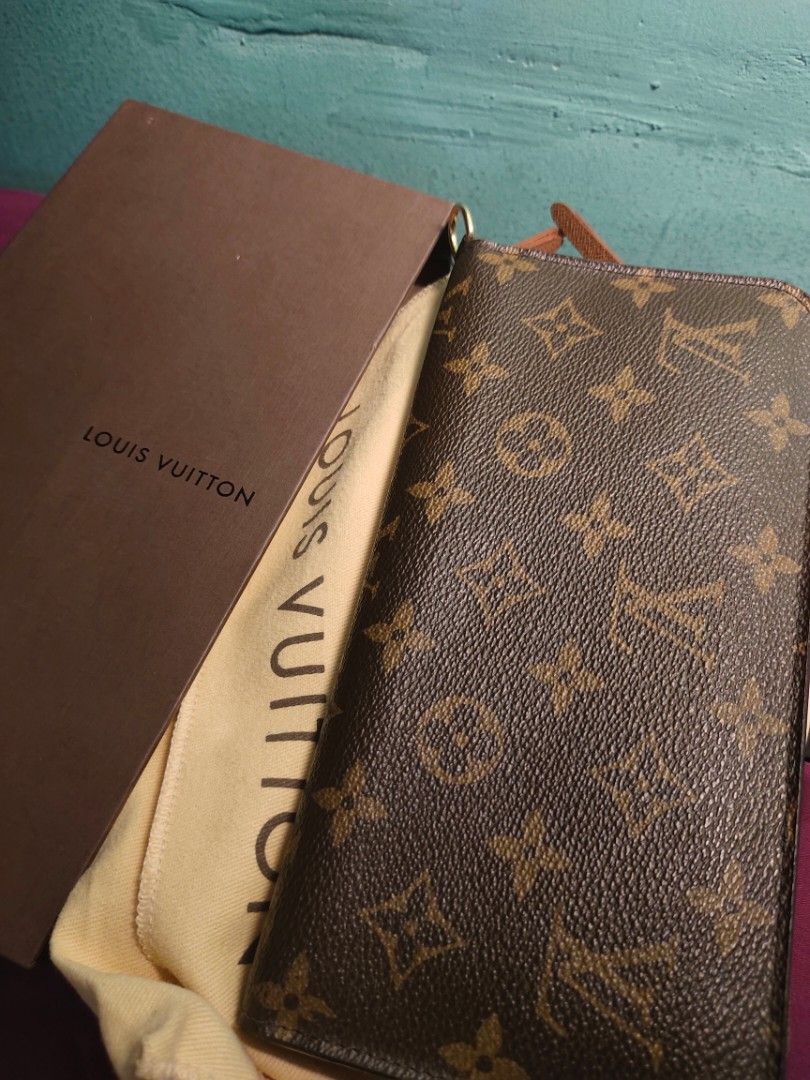 Insolite louis 2025 vuitton