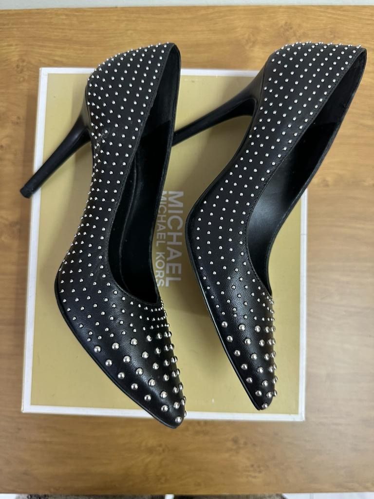 Michael kors claire on sale pump