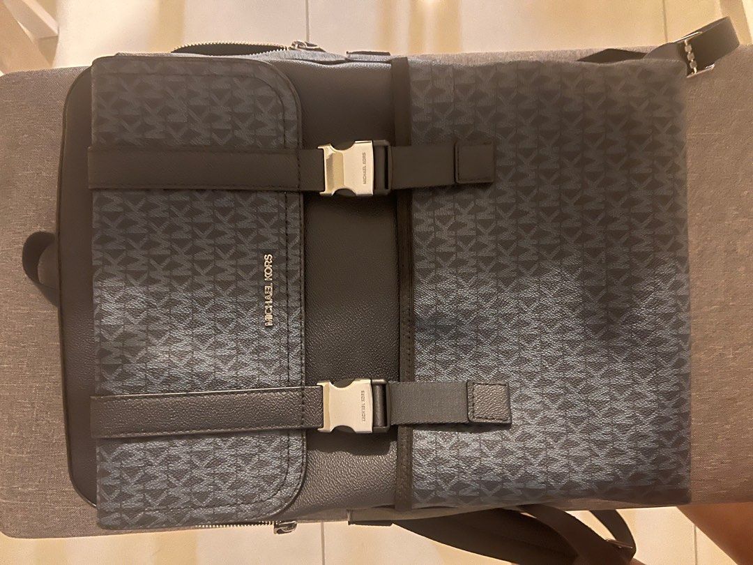 Michael kors outlet laptop bag