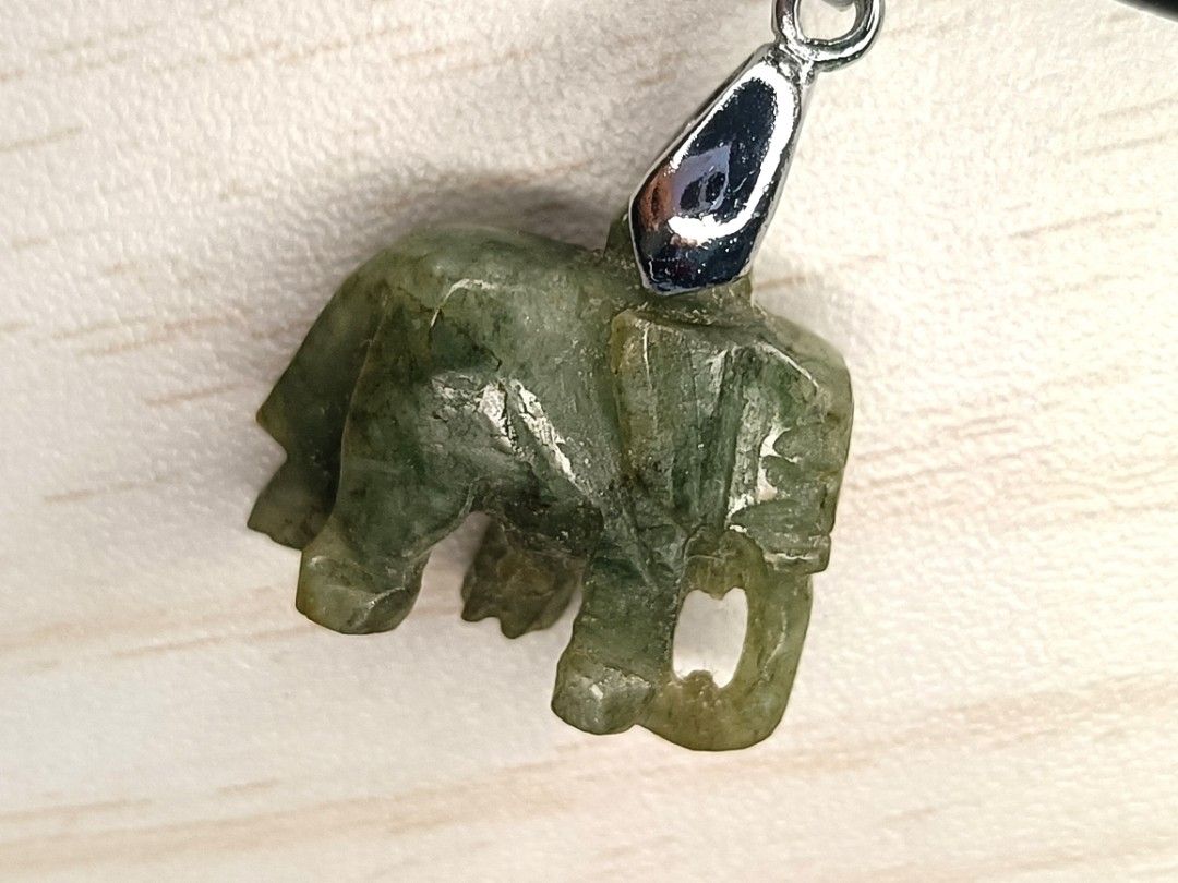 Real jade elephant discount necklace