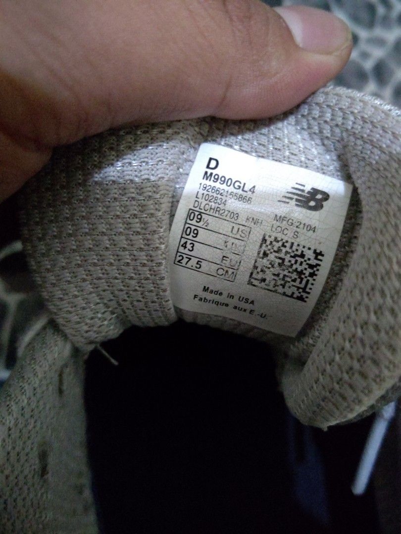 New Balance 990 V4 NB Fesyen Pria Sepatu Sneakers di Carousell