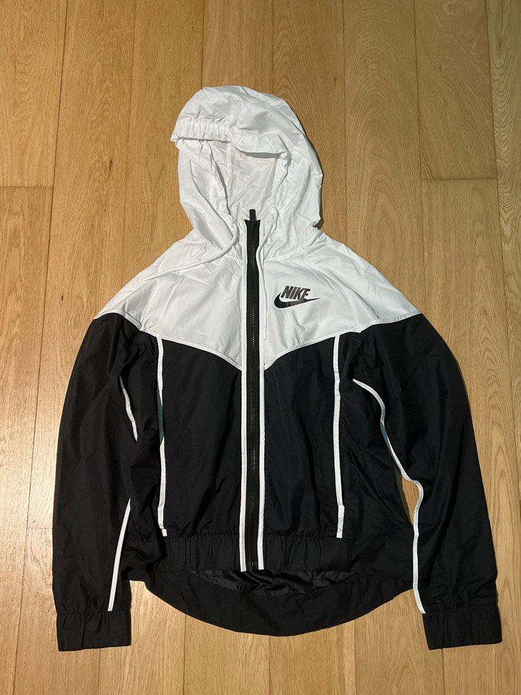 Nike Black and White Windbreaker Women s Fashion Activewear on