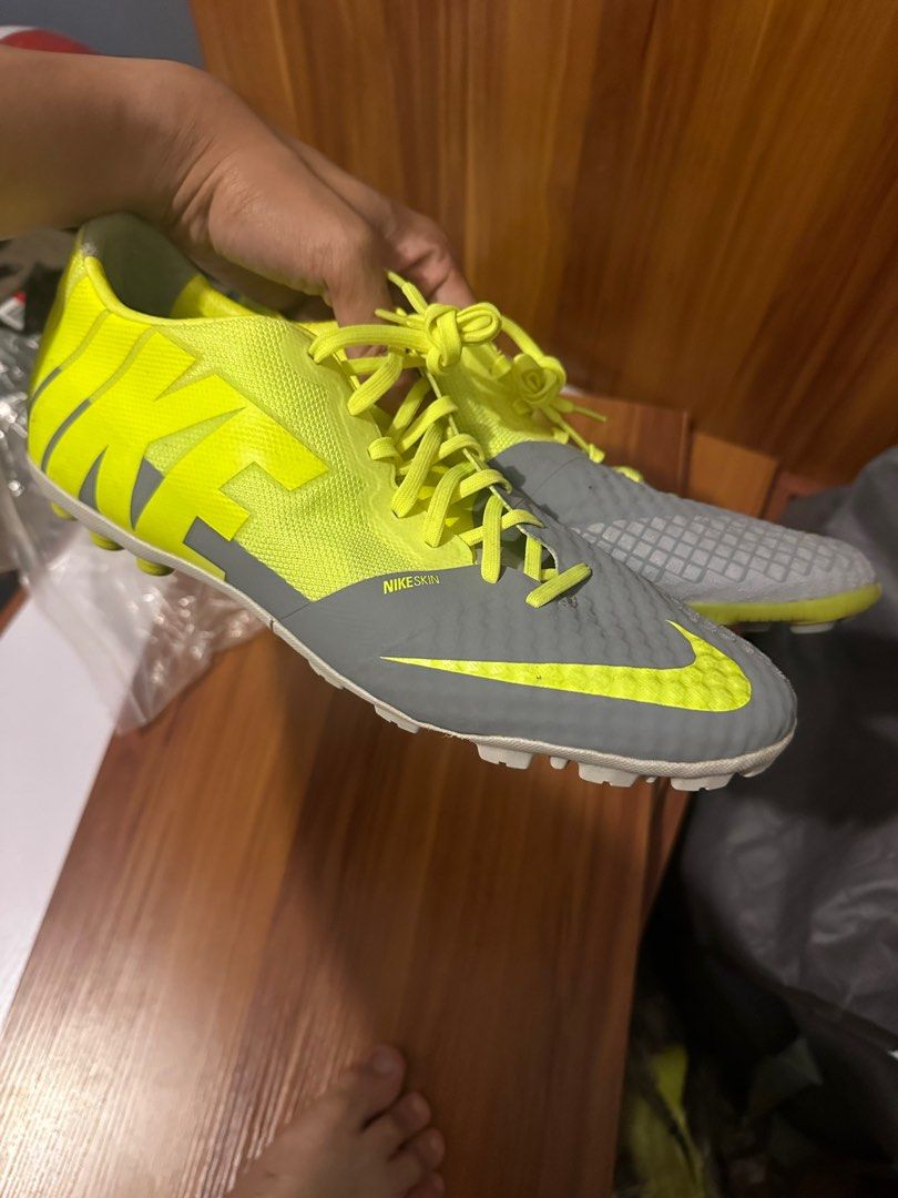 Nike Bomba finale ii US11.5