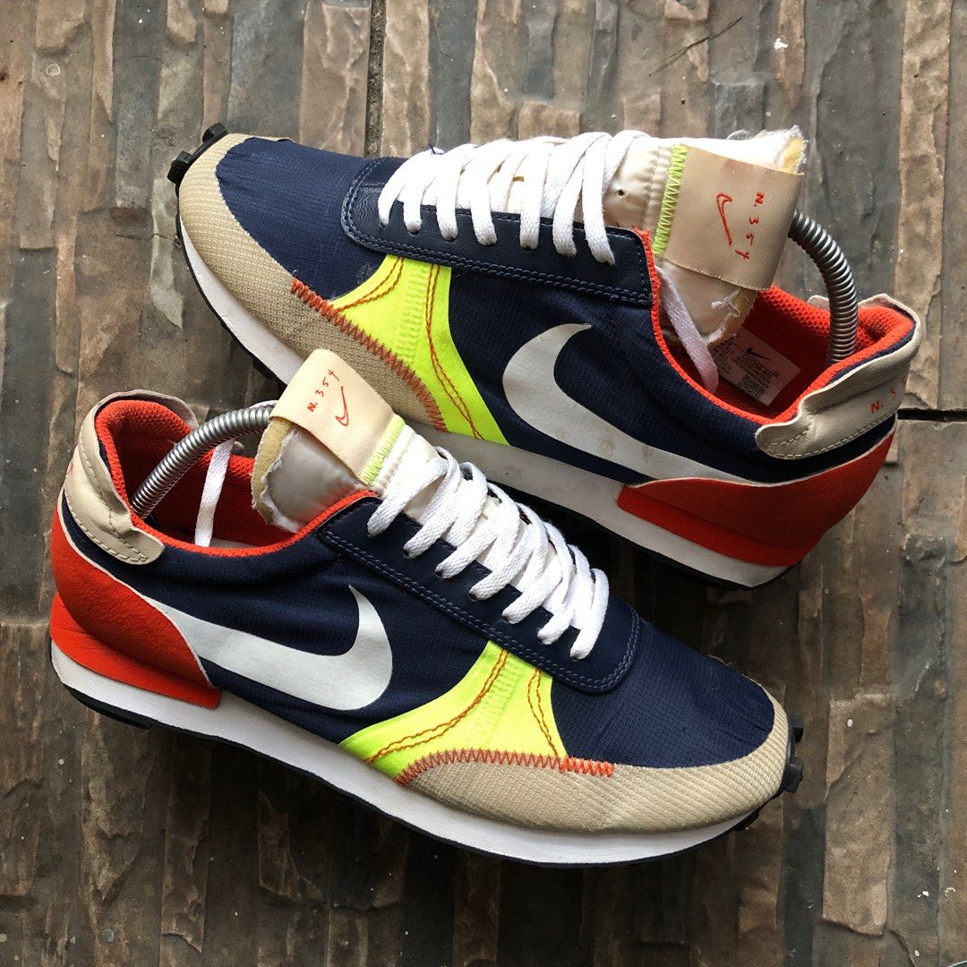 Nike daybreak type size 42 5 27 cm Fesyen Pria Sepatu Sneakers