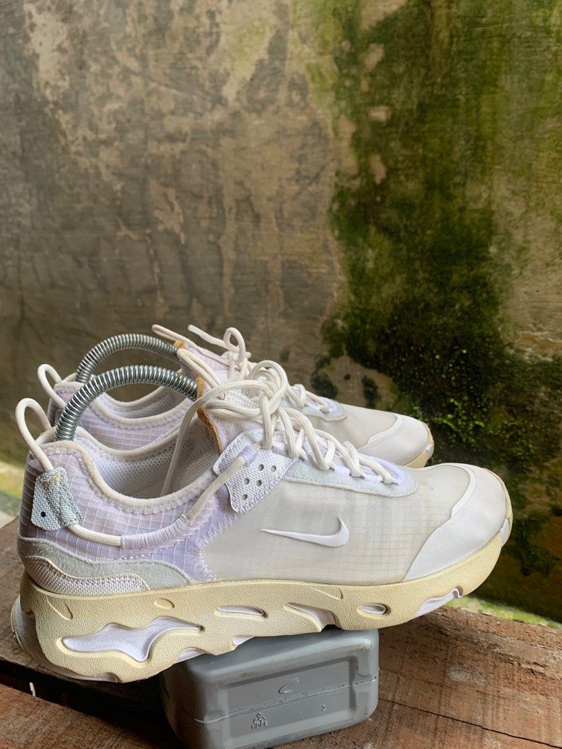 Nike react active Fesyen Pria Sepatu Sneakers di Carousell