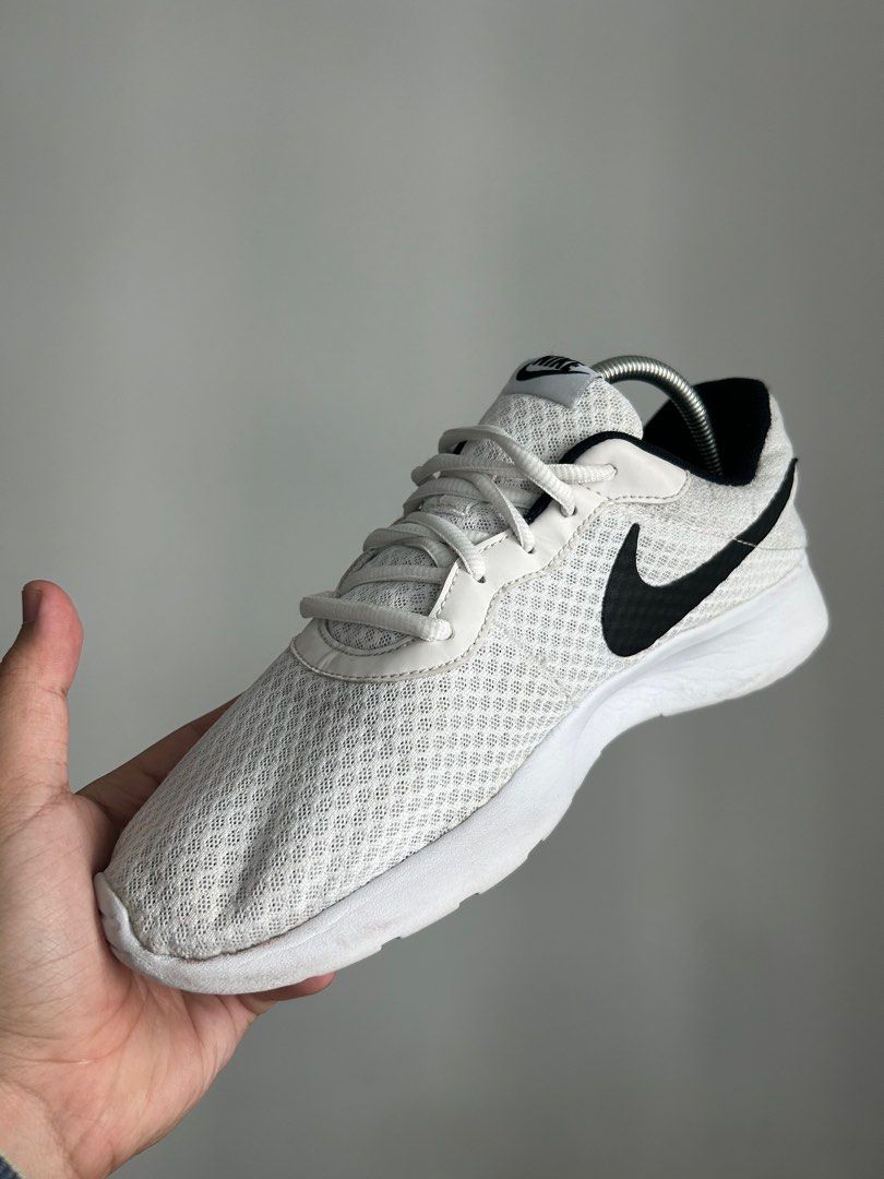 tanjun white sneakers