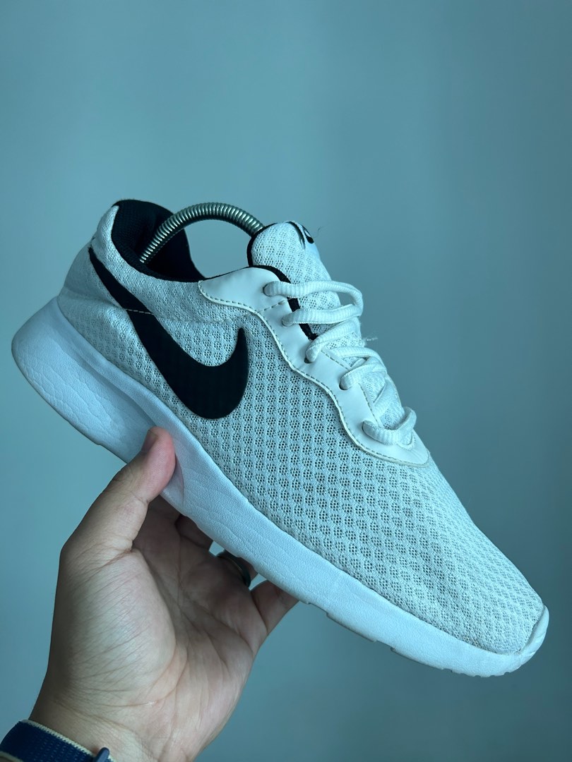 tanjun white sneakers