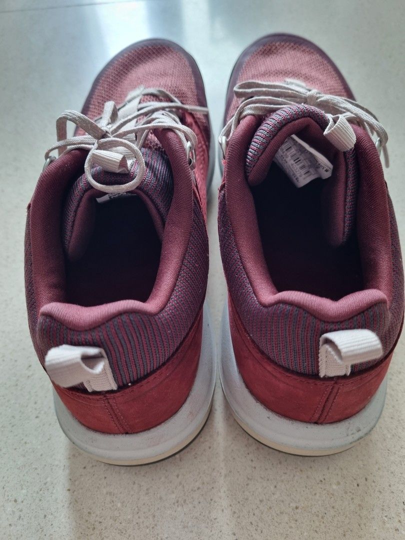 Walking shoes on new arrivals sale