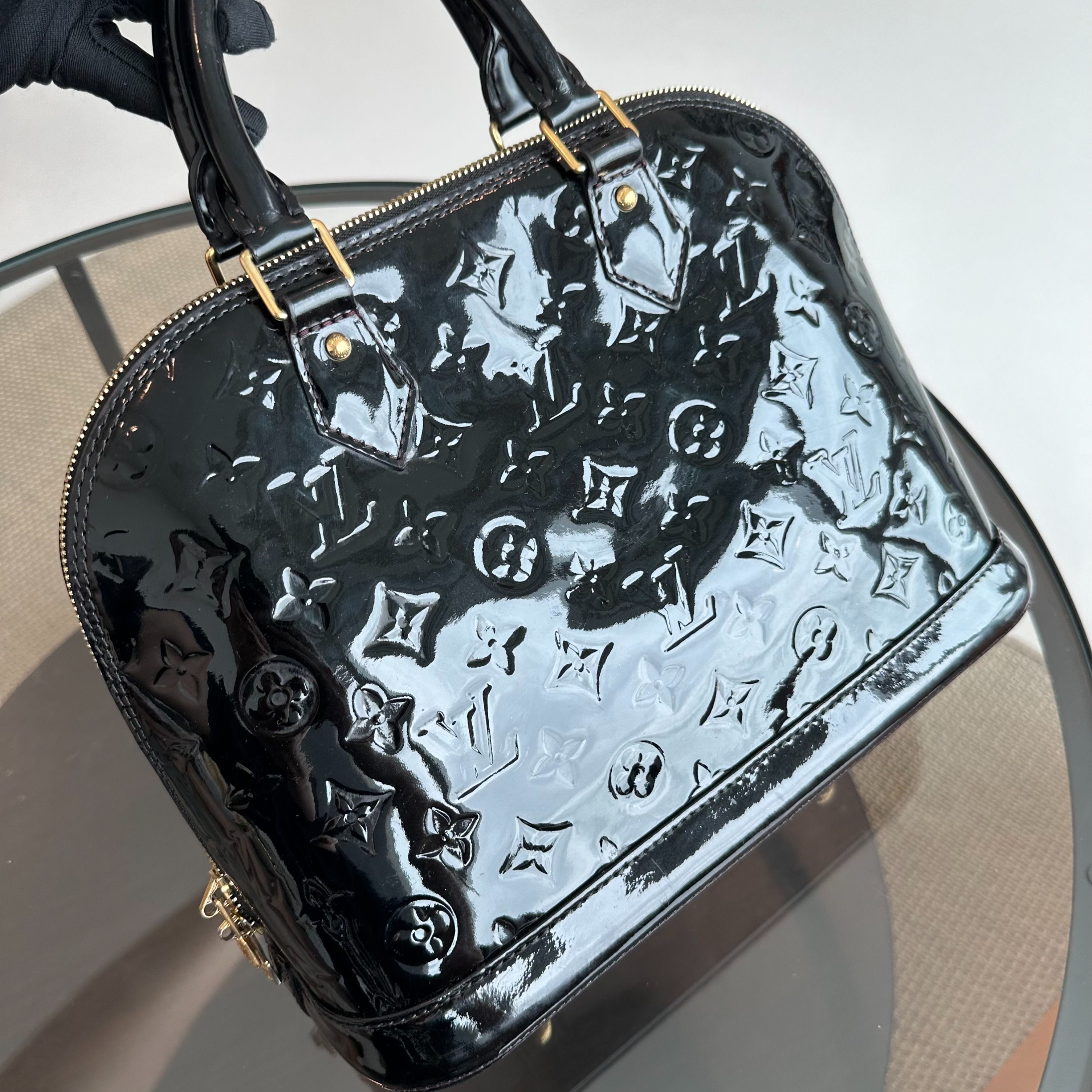 Louis vuitton alma sales pm black patent leather