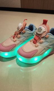 Children's shoes with wheels hotsell