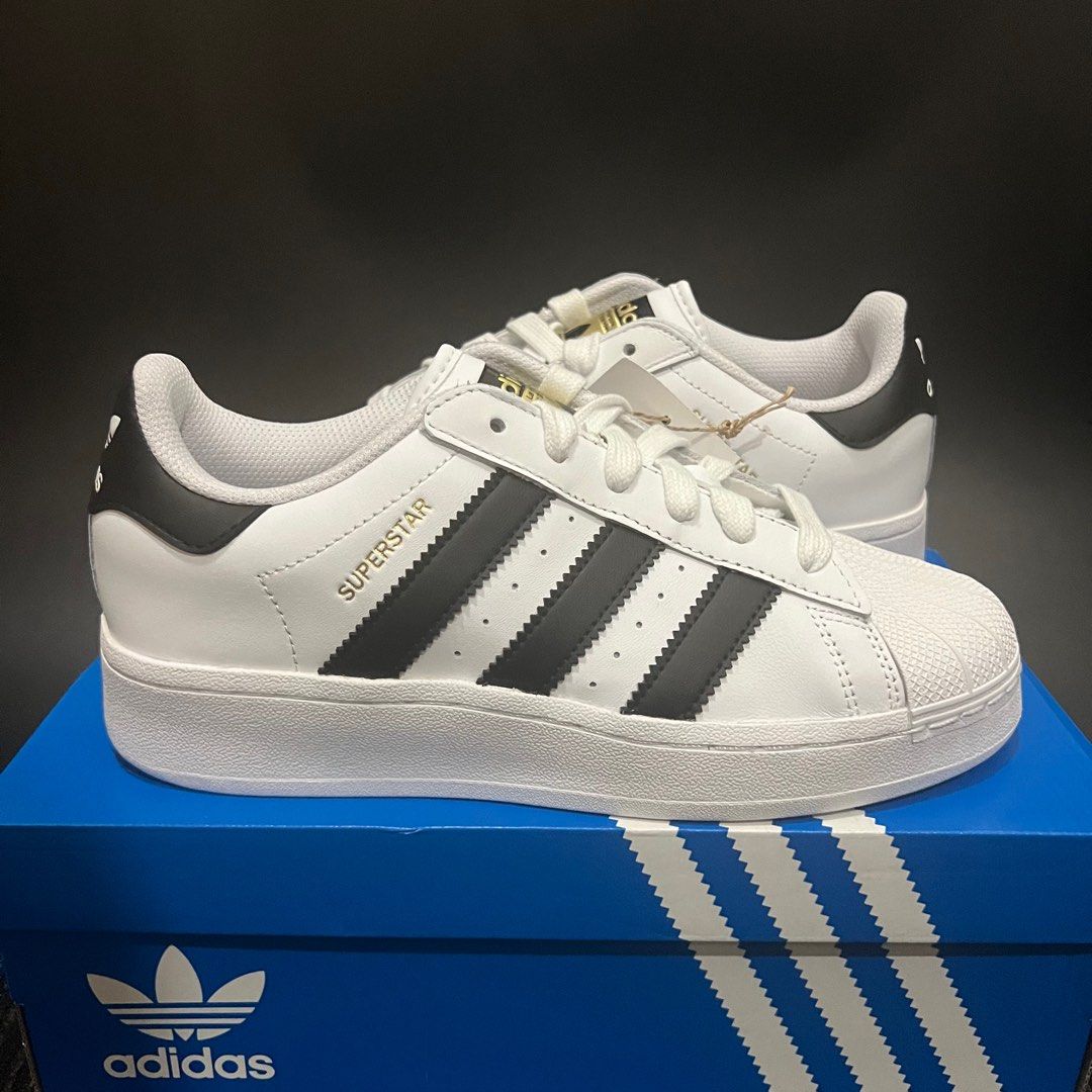 Superstar womens size top 7.5