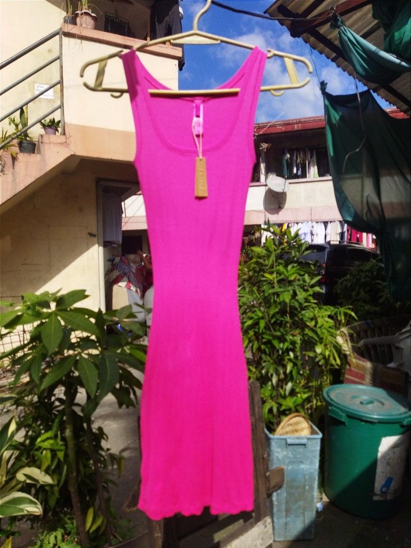SKIMS Soft Lounge Mini Dress in Hot Pink, Women's Fashion, Dresses & Sets,  Dresses on Carousell