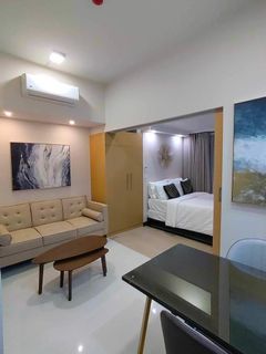 SUPER RUSH SALE-1BR with Balcony in Uptown Parksuites Tower 2
