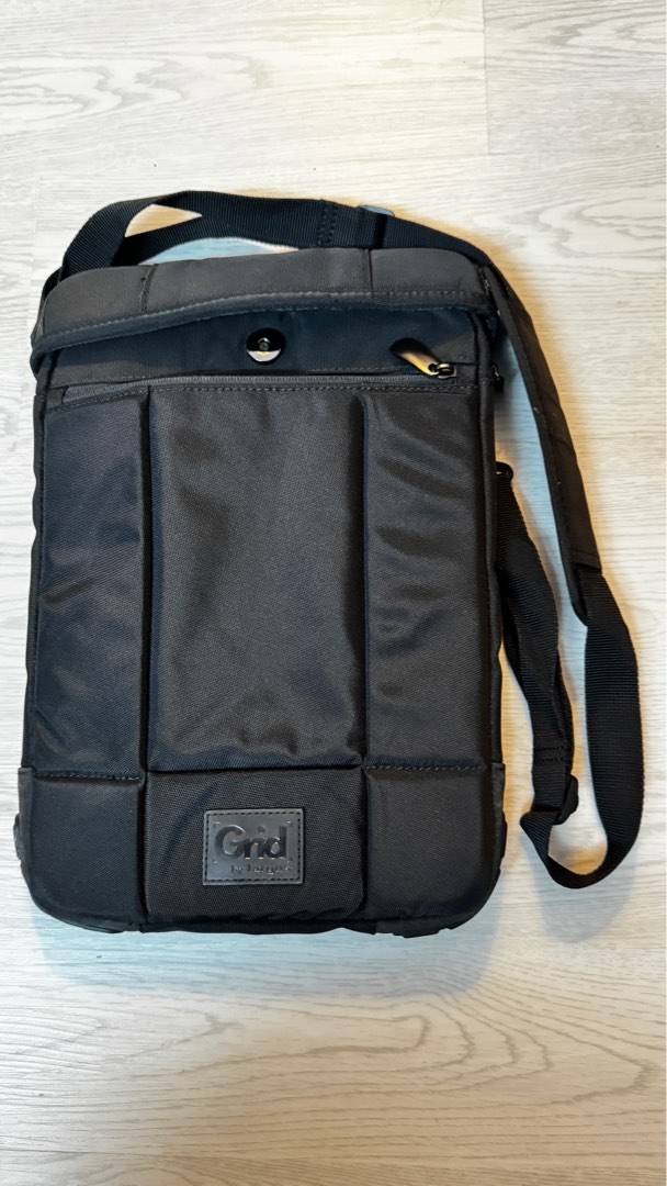 Targus sling bag on sale