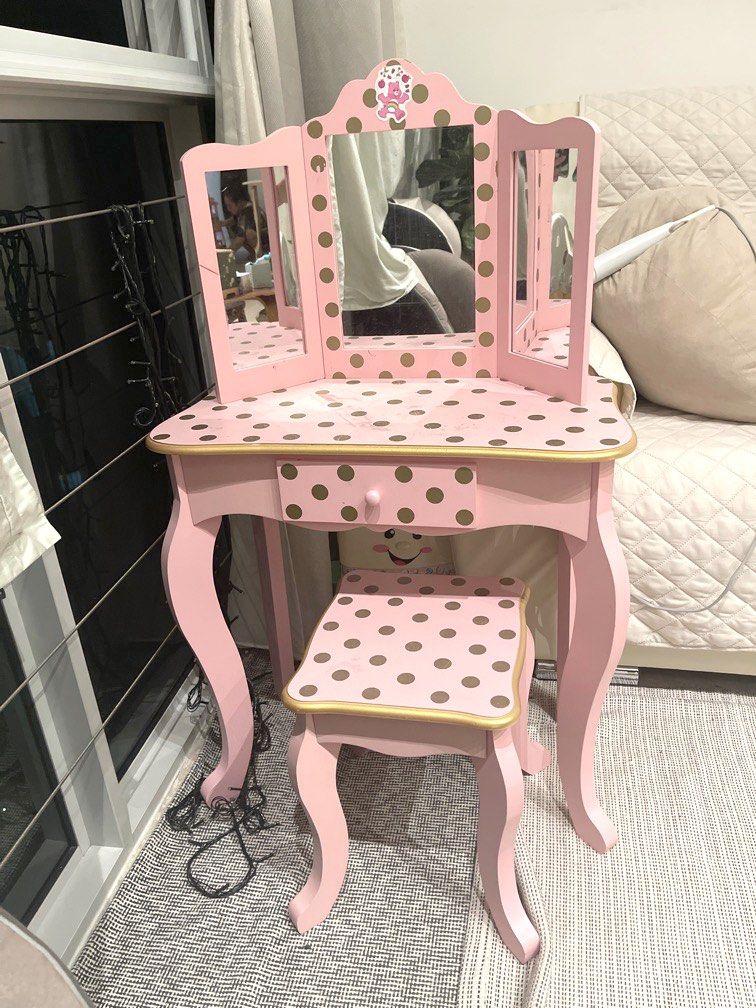 Gisele vanity table and shop stool set with mirror