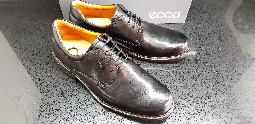 Clarks hotsell ecco shoes