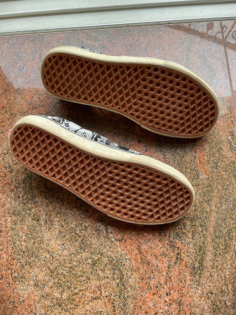 Vans 42.5 8.5 Women s Fashion Footwear Sneakers on Carousell