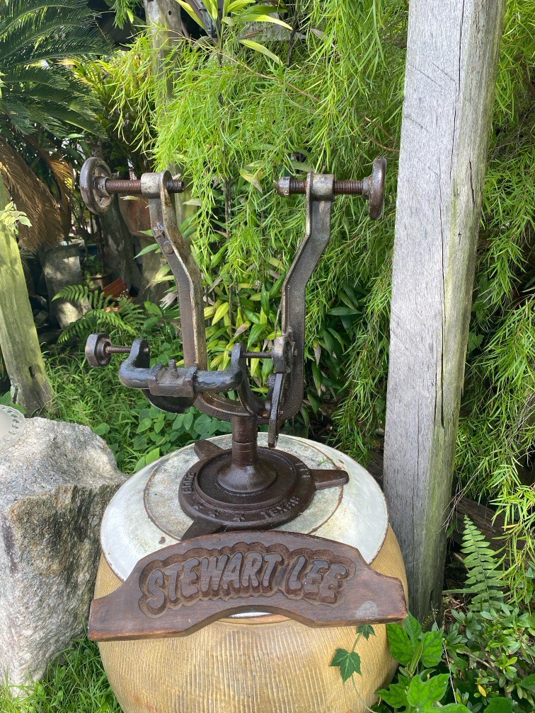 Vintage cast iron motorcycle 🏍️ / bicycle 🚲 wheels 🛞 truing stand