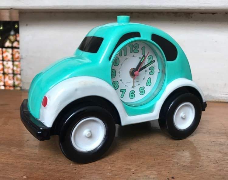 VW Beetle Alarm Clock (Category: Clocks) located in Quezon City. Submitted by dodjieaguila (Listing ID 1278828318, Image 1). Description: Used Beetle alarm clock 3 AA batteries not included .