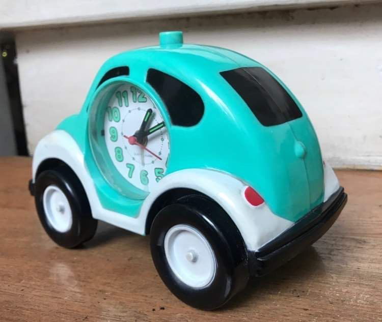 VW Beetle Alarm Clock (Category: Clocks) located in Quezon City. Submitted by dodjieaguila (Listing ID 1278828318, Image 2). Description: Used Beetle alarm clock 3 AA batteries not included .
