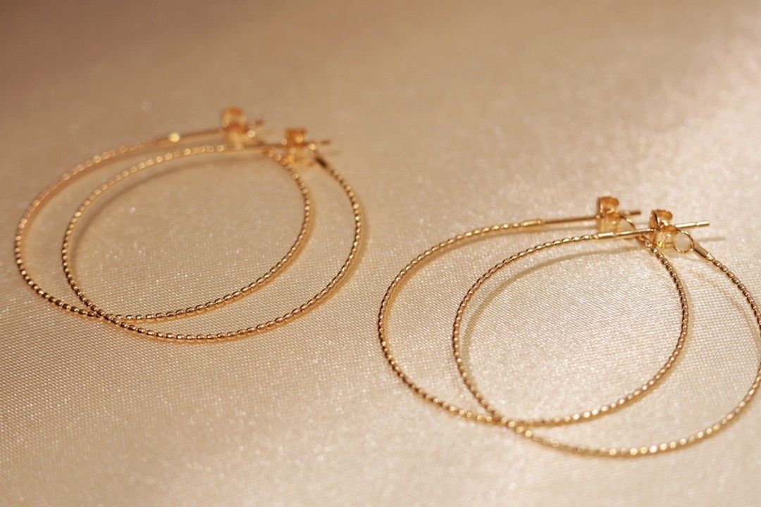 新年優惠18k金鑽石耳圈18k Yellow Gold Earrings, 預購- Carousell