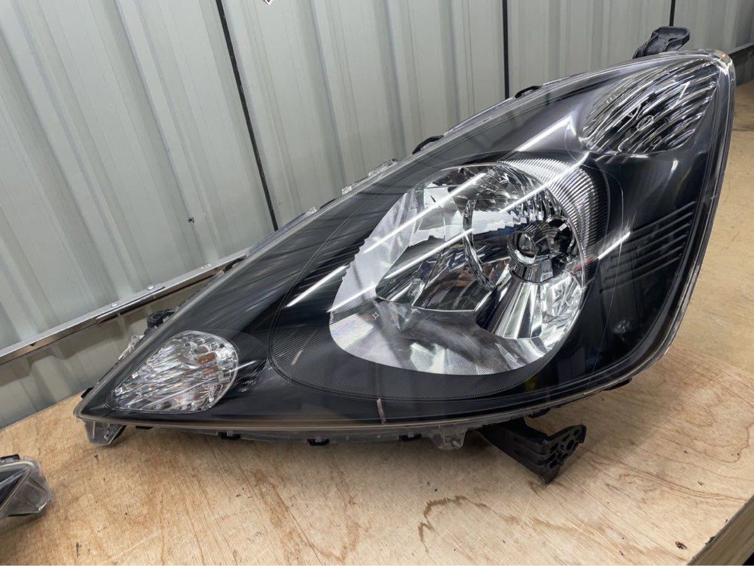 U*A様 GE8 ホンダ フィット 前期 インナーブラックヘッドライト