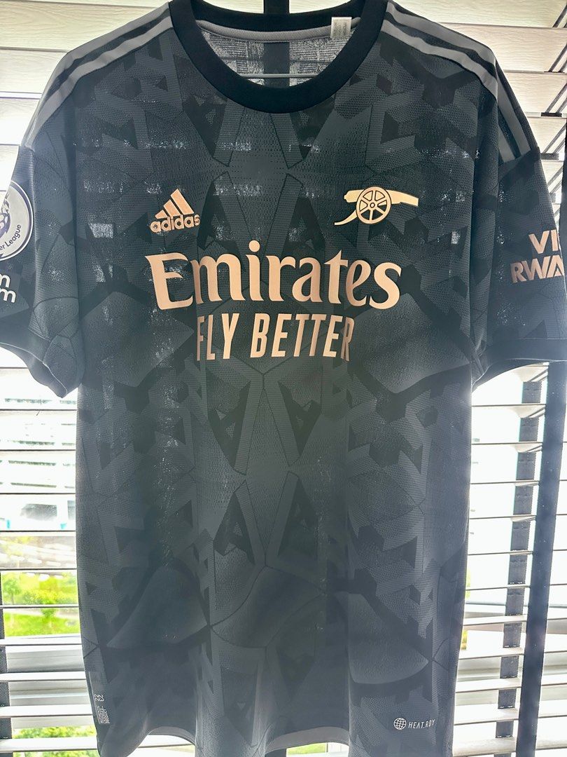 Arsenal store 2nd kit
