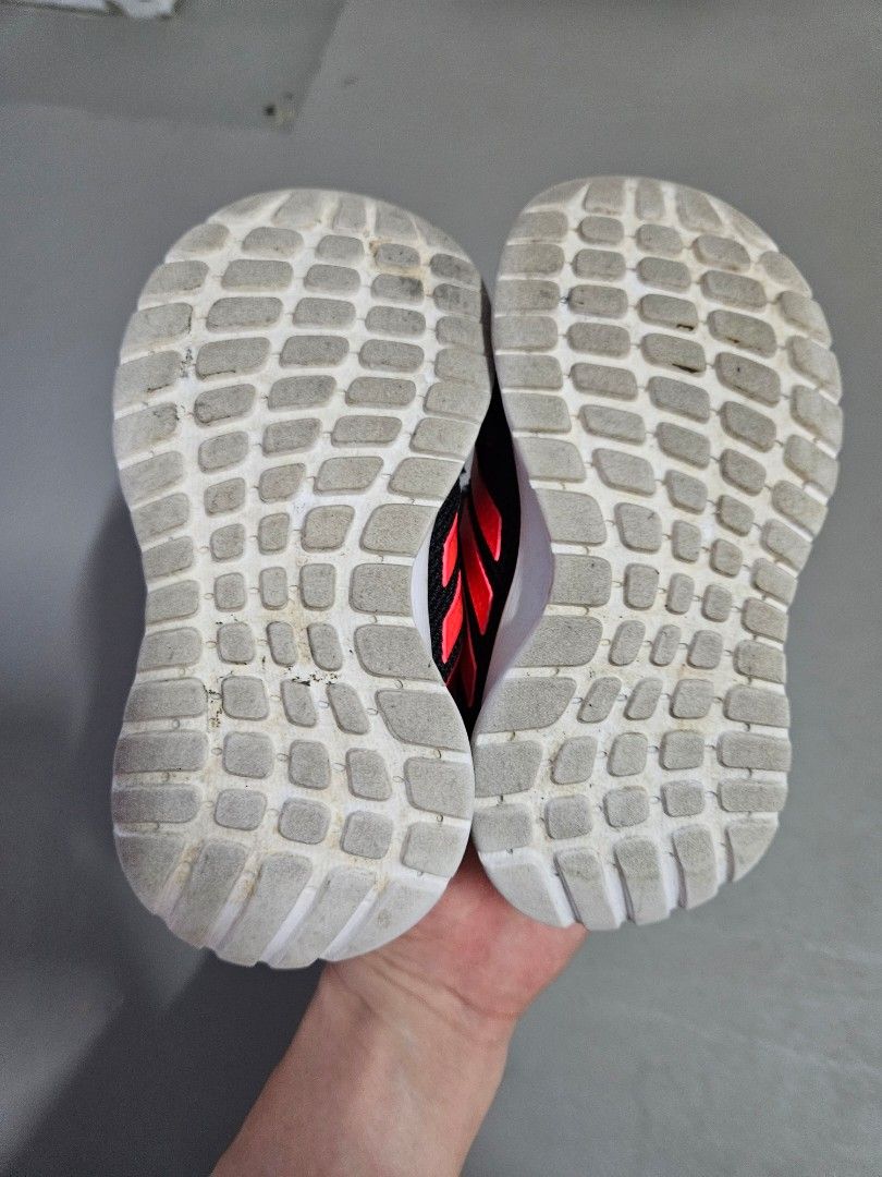 Adidas youth shoe size store