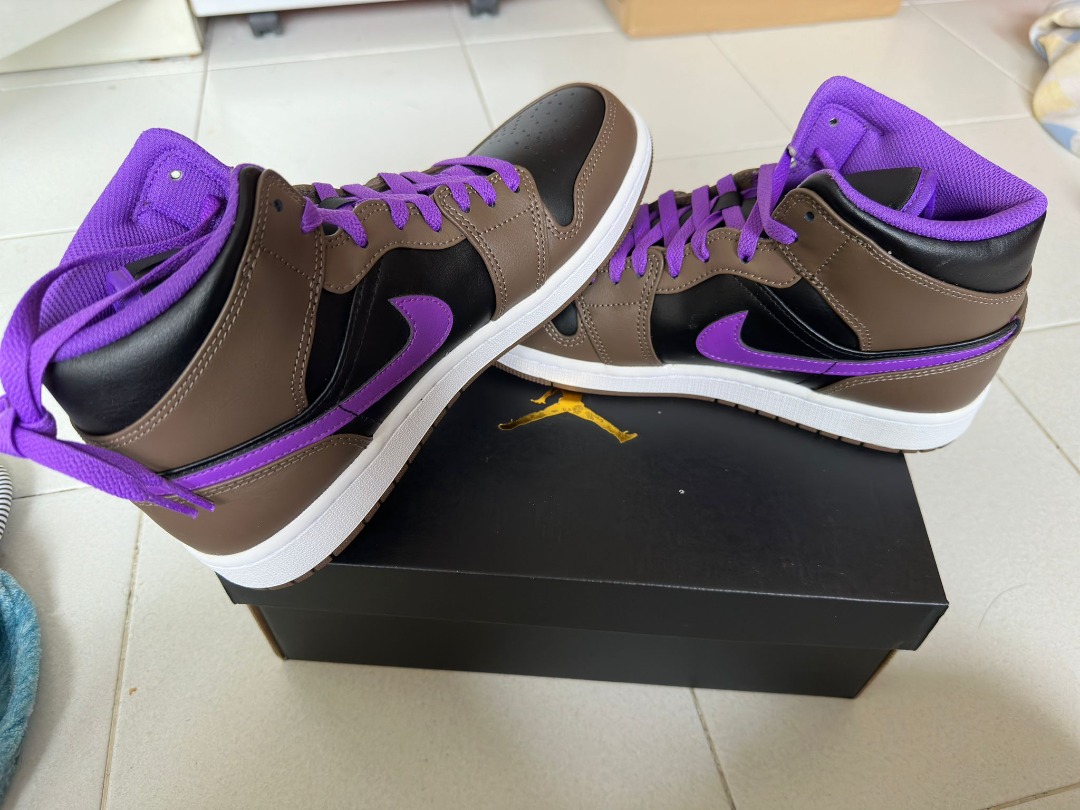 Retail jordan 1 mid deals
