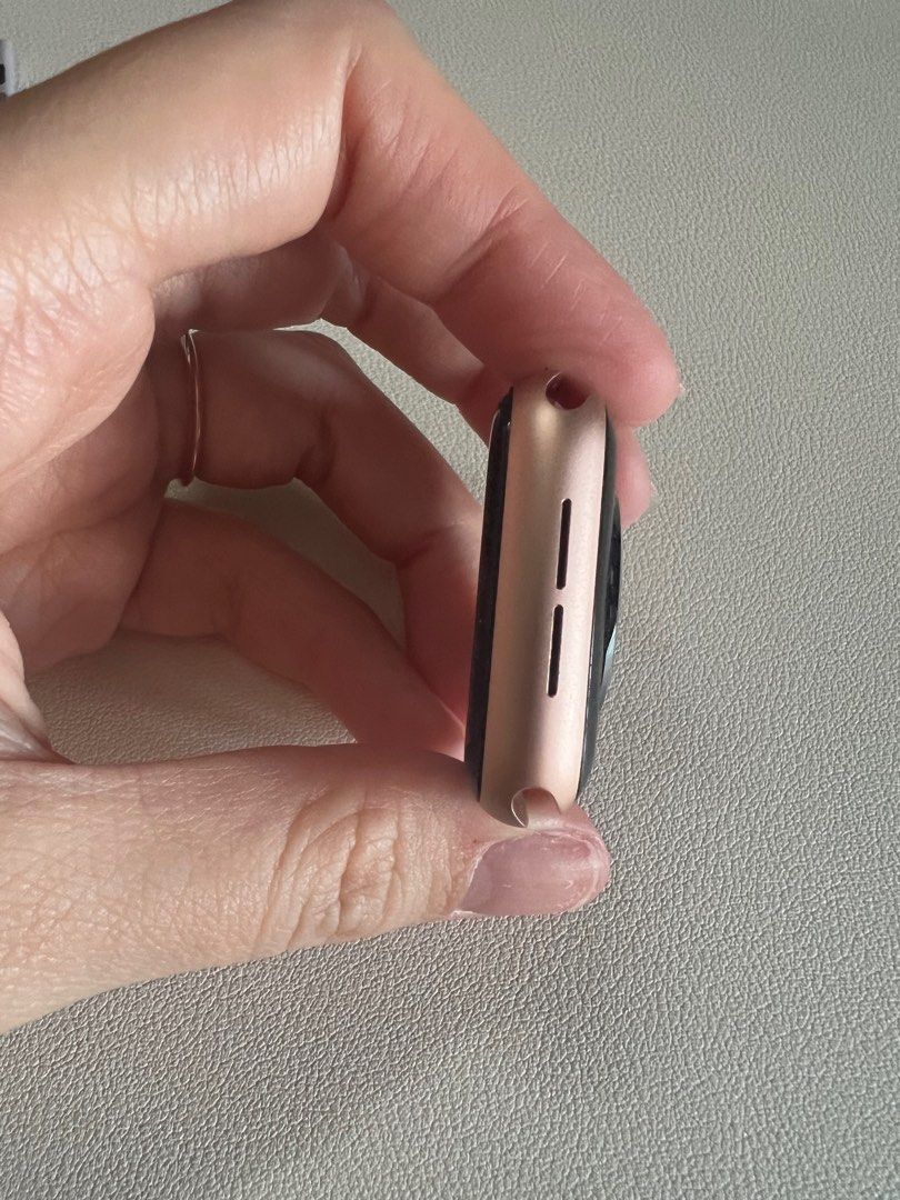 CHEAPEST Apple watch series 4 Mobile Phones Gadgets Wearables