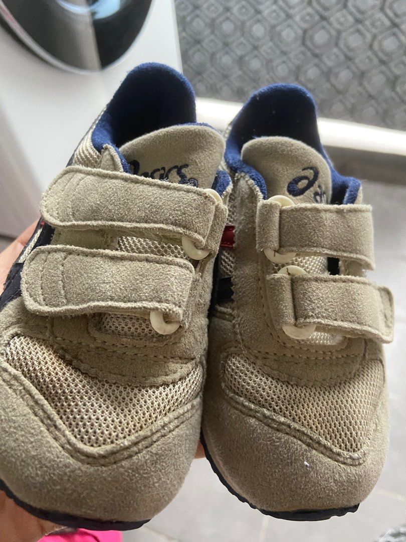 Asics shoes kids hotsell Brown
