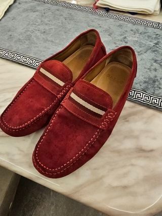 Red suede on sale dress shoes
