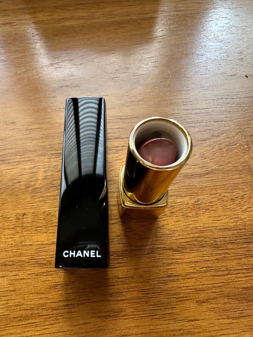 Authentic Chanel Rouge Allure Lipstick Inattendu (Category: Makeup) located in San Juan City. Submitted by queentavia (Listing ID 1278964877, Image 3). Description: Authentic Chanel Rouge Allure Lipstick Inattendu 199 Purchased from Rustan’s Was received as a gift, brand new, unused with box and paper bag. .