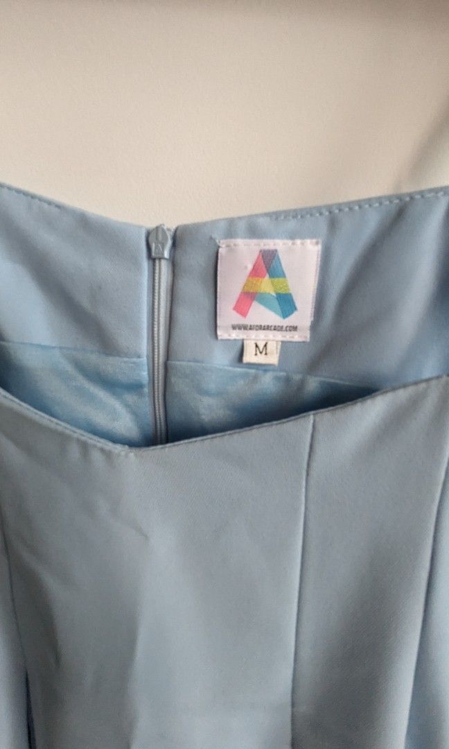 Basic spaghetti top (Category: Blouses) located in Singapore. Submitted by ferrls (Listing ID 1279049767, Image 3). Description: good condition, no signs of damage. shoulder straps are adjustable. there is an inner lining so not sheer. just need to iron before wearing and you're good to go..