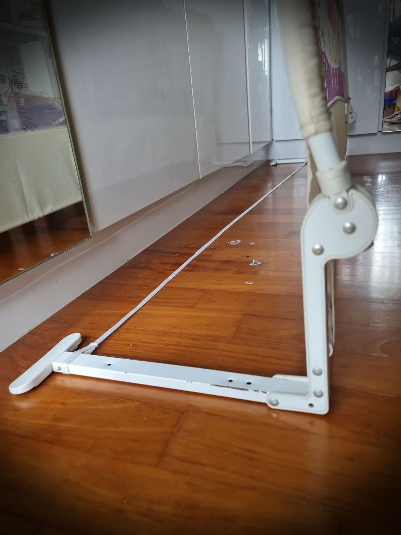 Bed railing (Category: Bed Guards) located in Singapore. Submitted by ho2pe (Listing ID 1275968840, Image 3). Description: bed railing for king and queen size bed to prevent baby or young kids from falling..