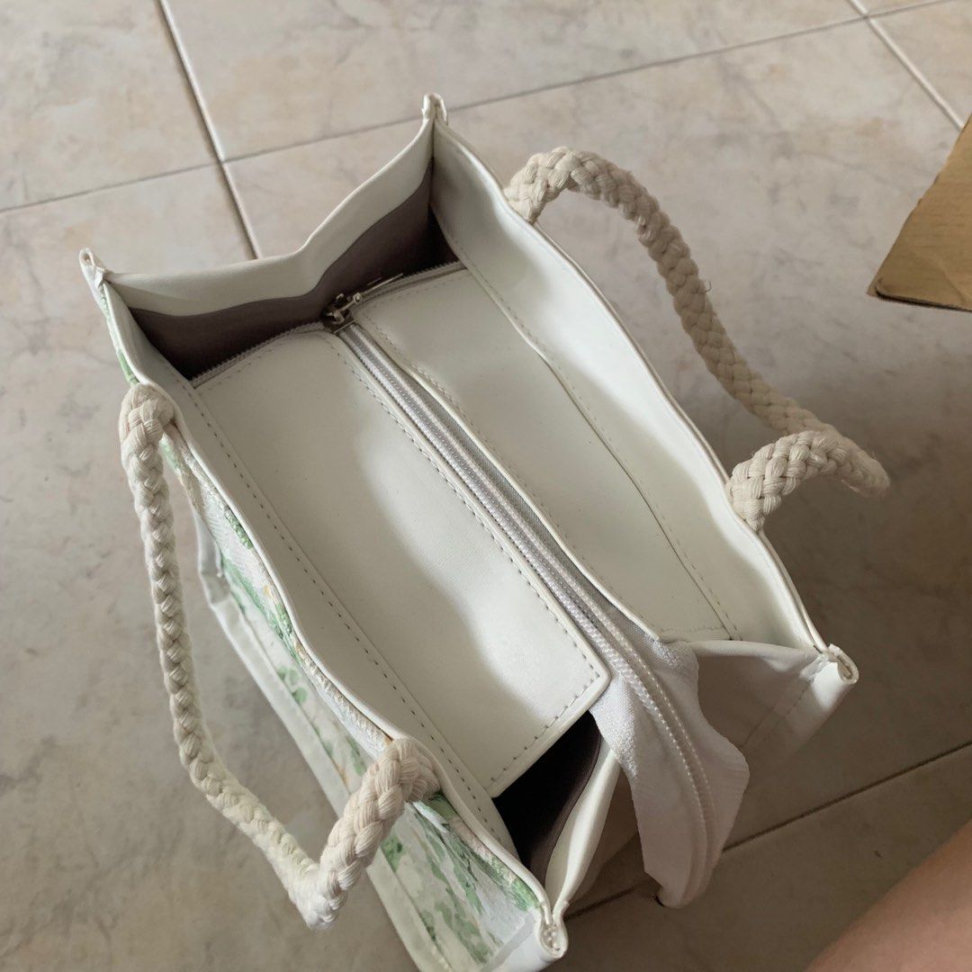 Pastel green 2025 handbag