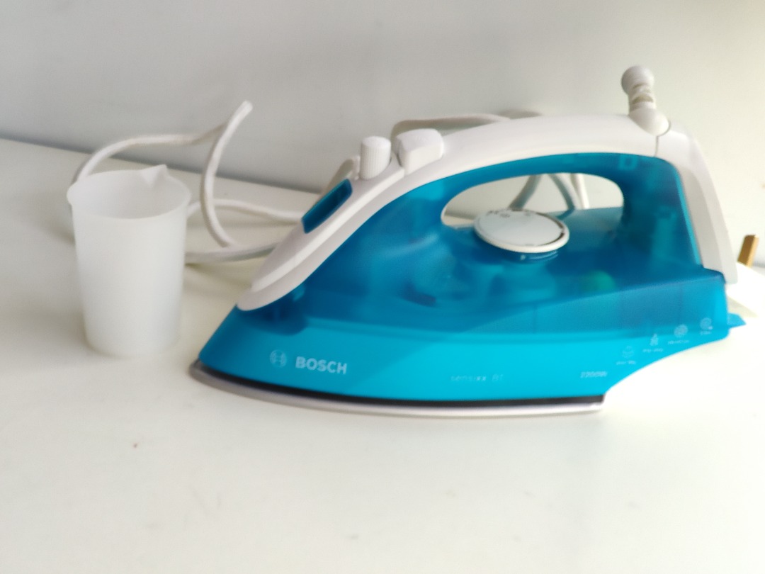 Bosch Steam iron Sensixx B1 2200W TV Home Appliances Irons
