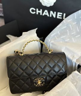 (Category: ) located in . Submitted by summersluxurysg (Listing ID 1278977303, Image 1). Description: .