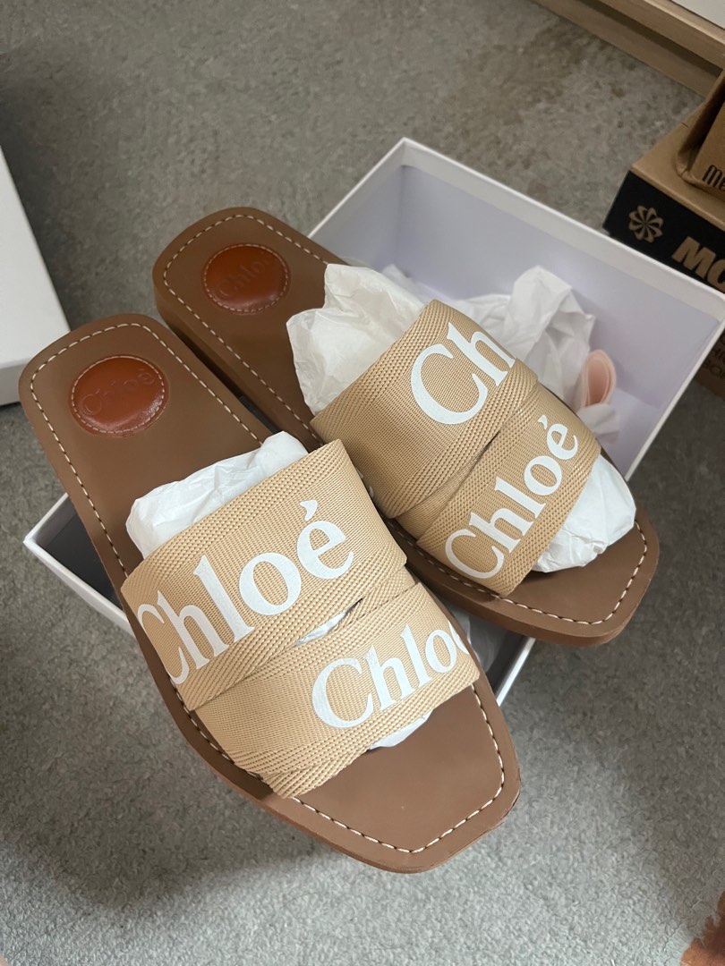 Chloe woody store slides