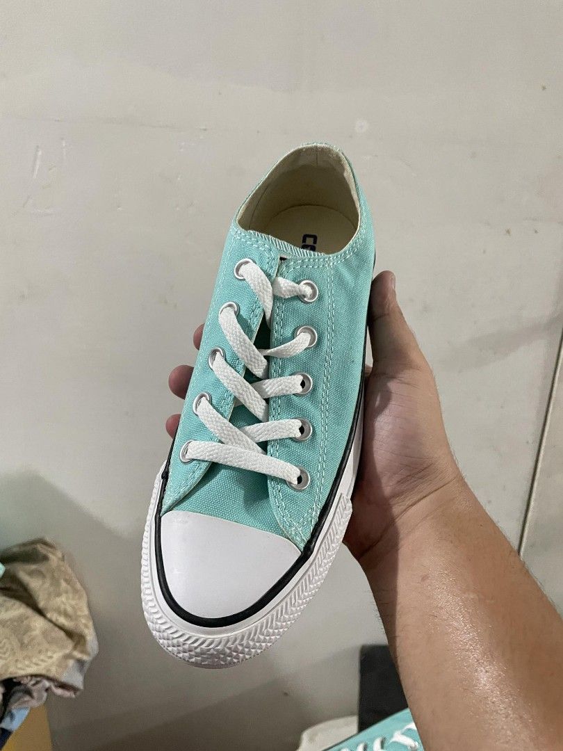 Converse Chuck Taylor size 5.5 womens Women s Fashion Footwear