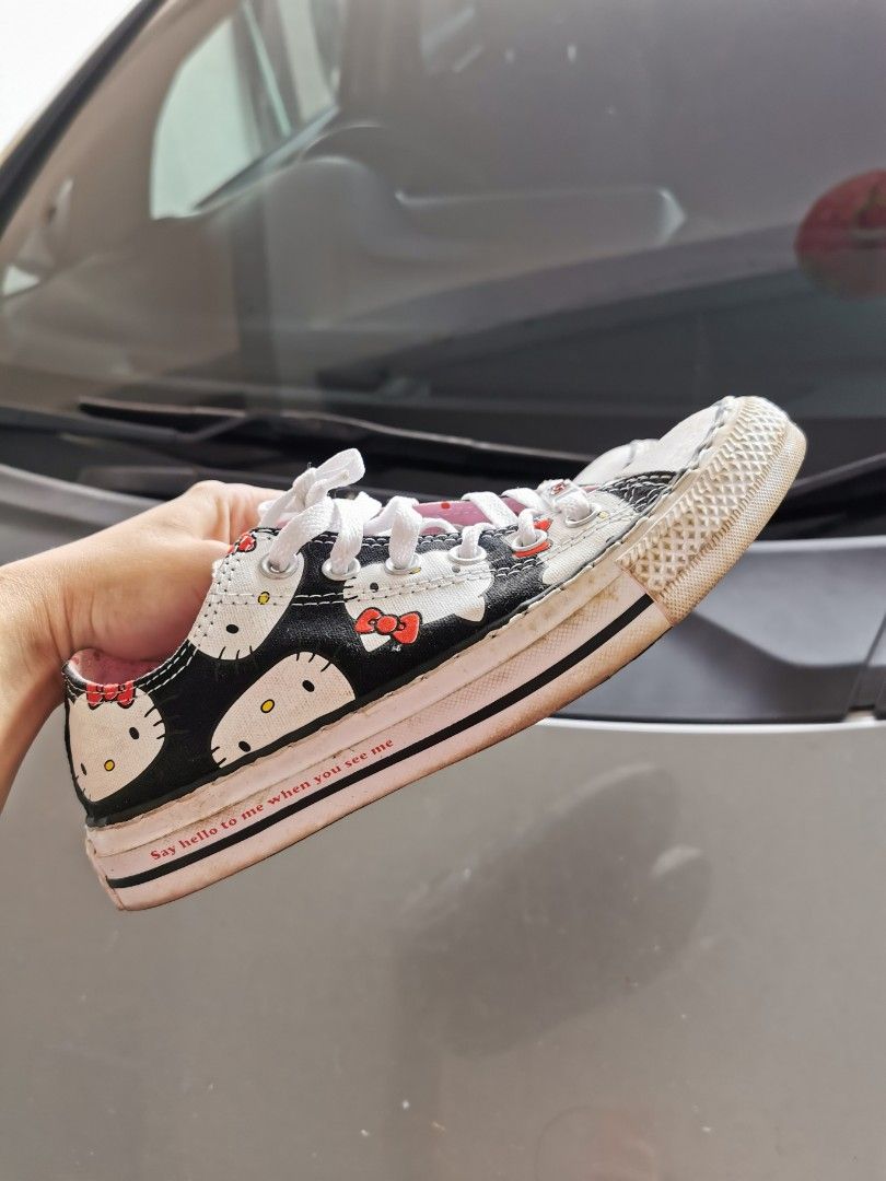 Hello kitty discount converse womens