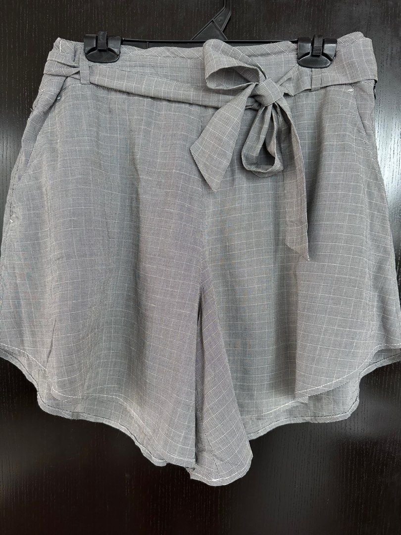 Flowy shorts with tie online