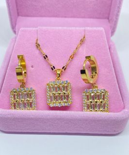 diamond gold jewelry set with jewelry box